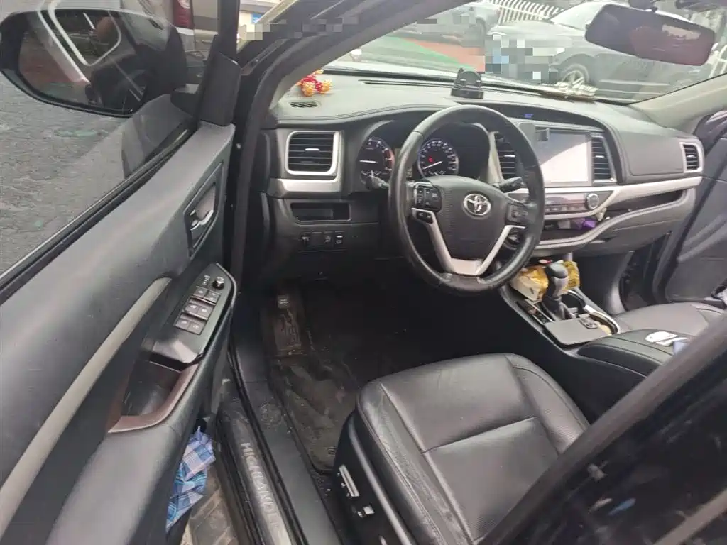 Toyota Highlander 2017 — фото 12