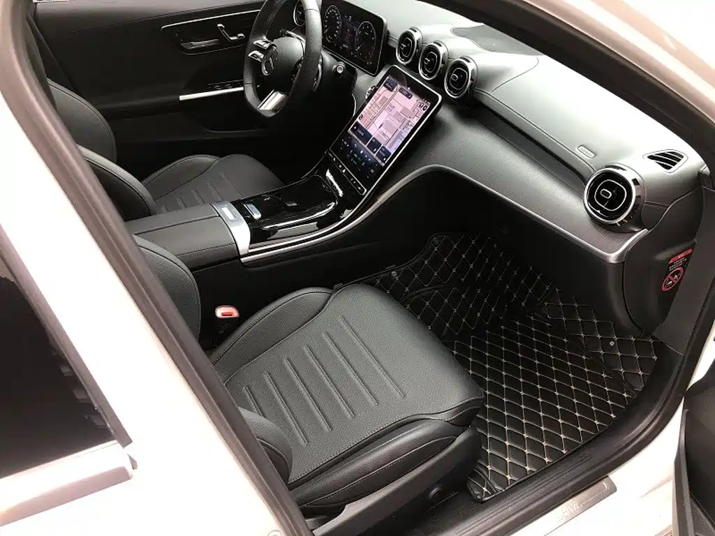 Mercedes-Benz C-Class 2023 — фото 8