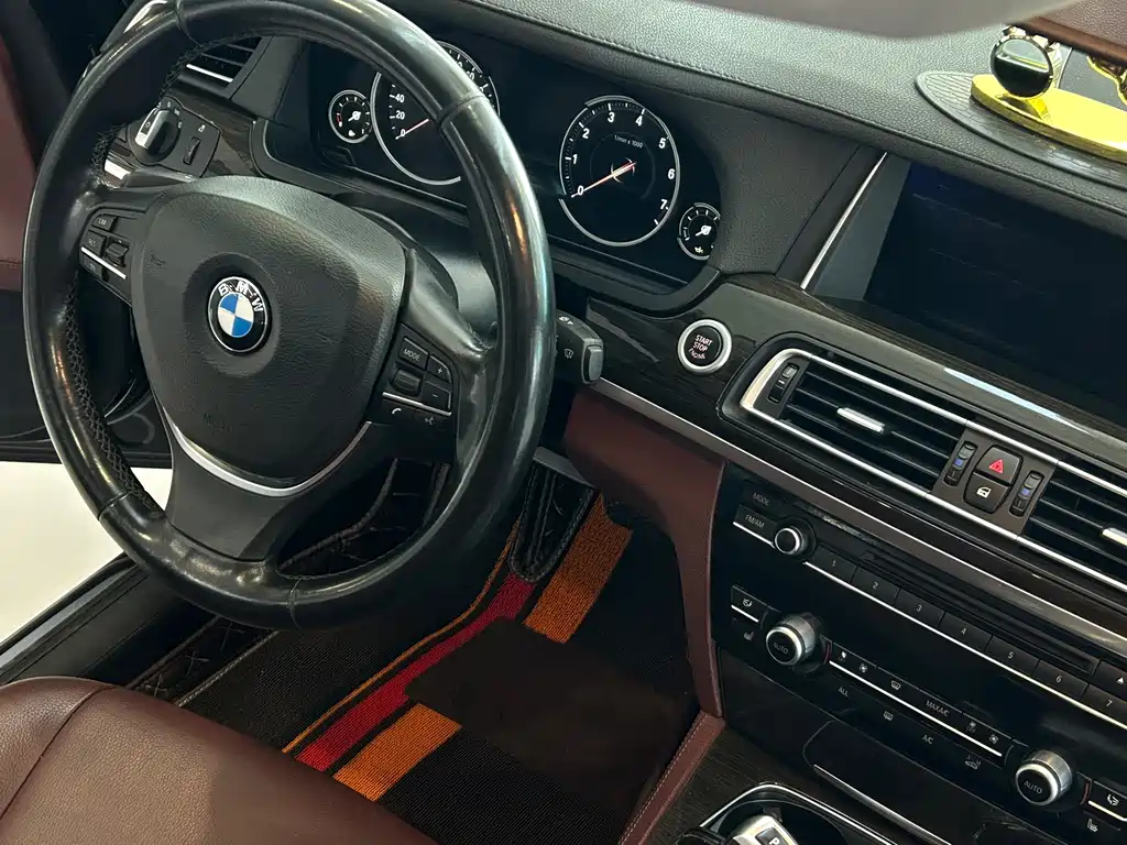 BMW 7 Series 2013 — фото 7