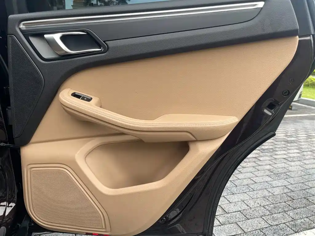 Porsche Macan 2021 — фото 12