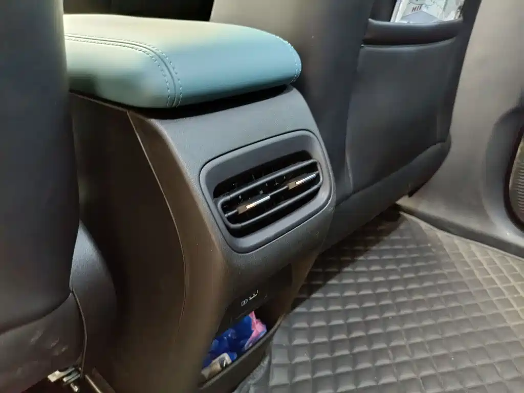 Geely Galaxy Starwish 2025 — фото 23