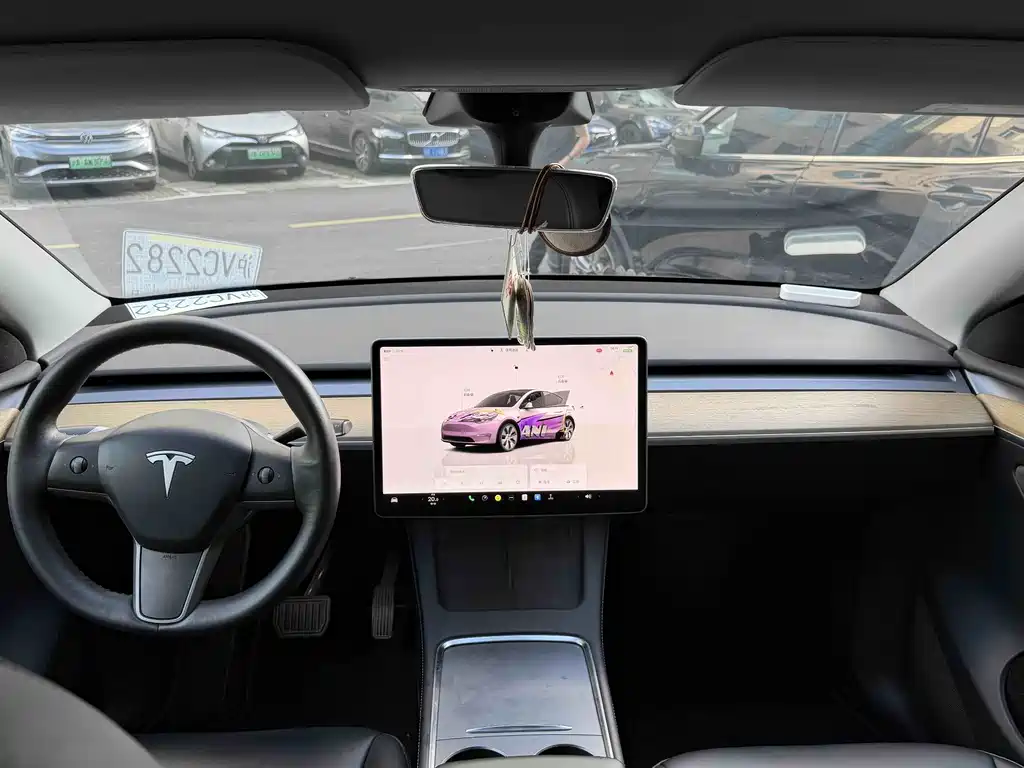 Tesla Model Y 2022 — фото 13