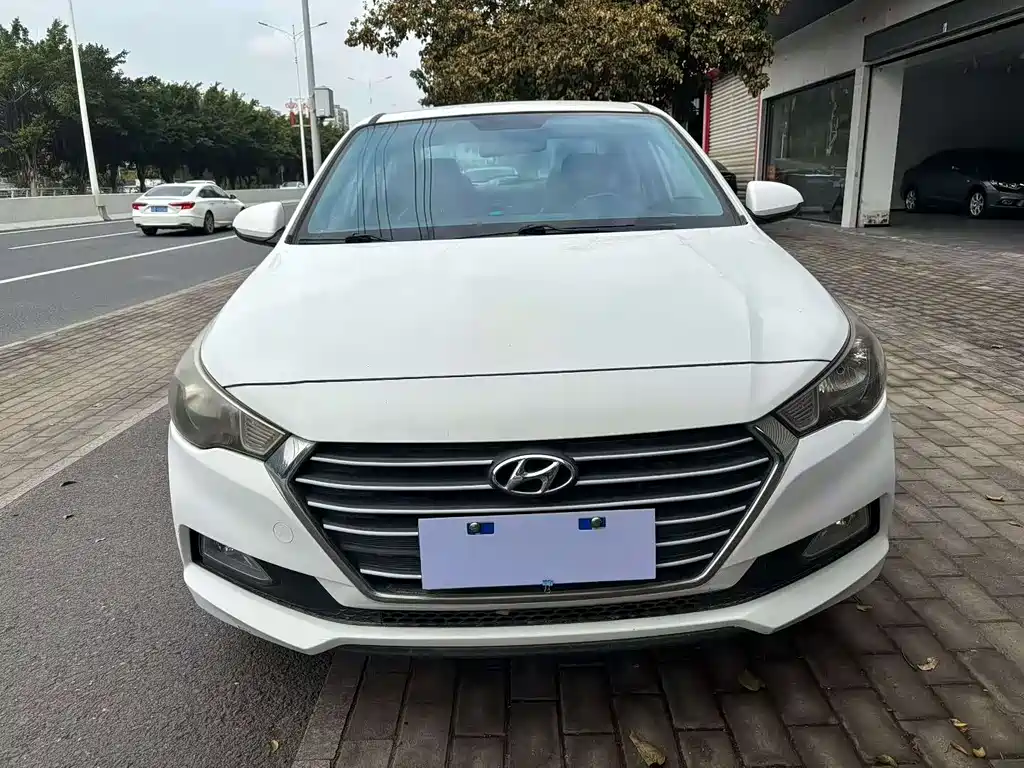 Hyundai Verna 2017 — фото 2