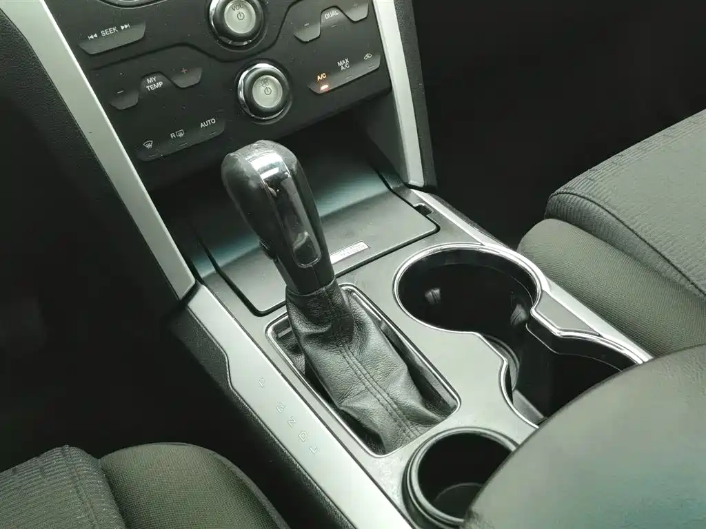 Ford Explorer 2015 — фото 13
