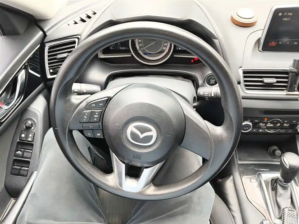 Mazda 3 Axela 2016 — фото 11