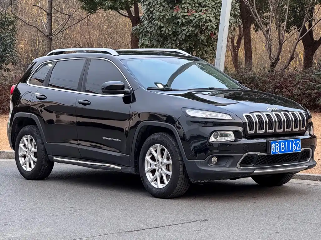 Jeep Cherokee 2017 — фото 3