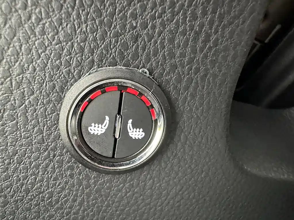 Toyota Yaris L 2022 — фото 14