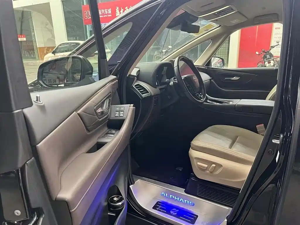 Toyota Alphard 2024 — фото 5