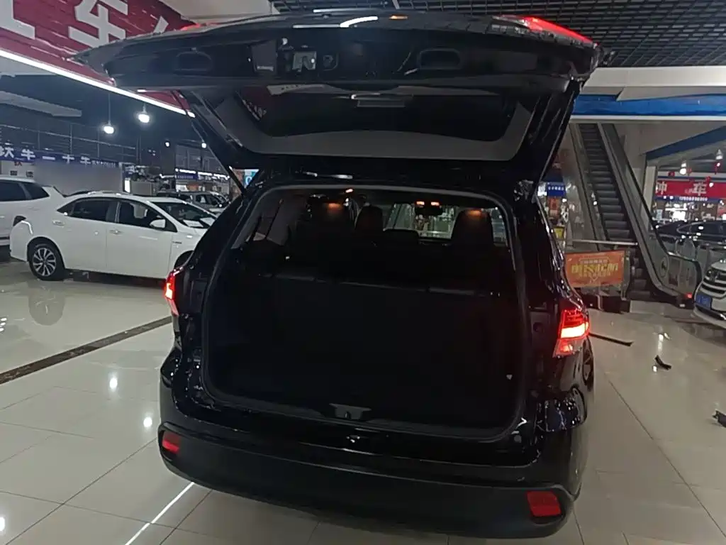Toyota Highlander 2020 — фото 19