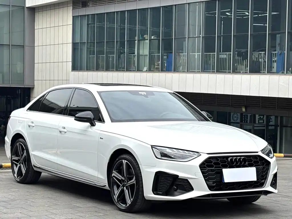 Audi A4L 2023 — фото 3