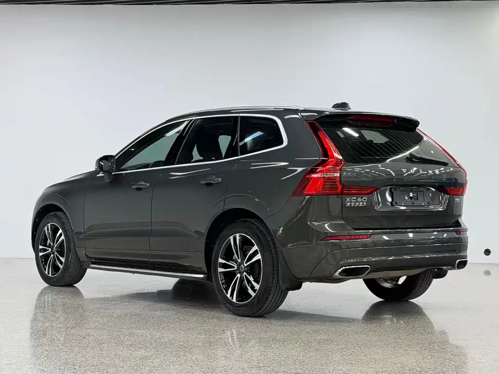 Volvo XC60 2019 — фото 3