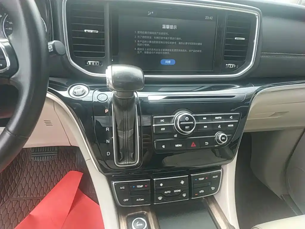GAC Trumpchi M8 2018 — фото 13