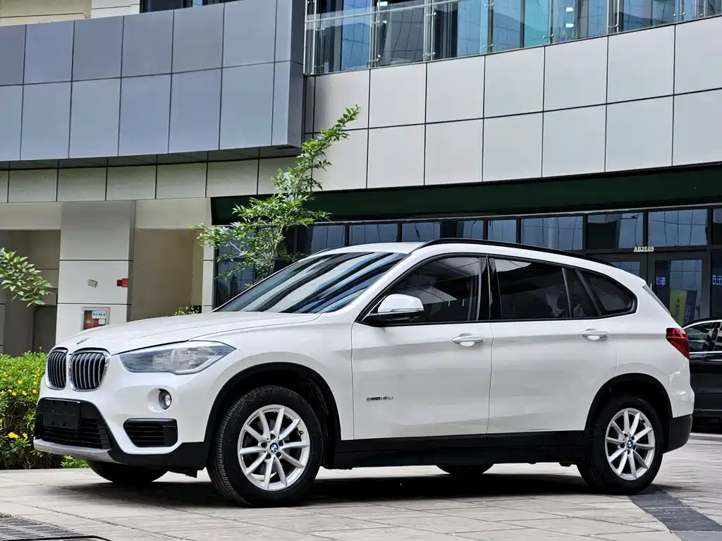 BMW X1 2017 — фото 1