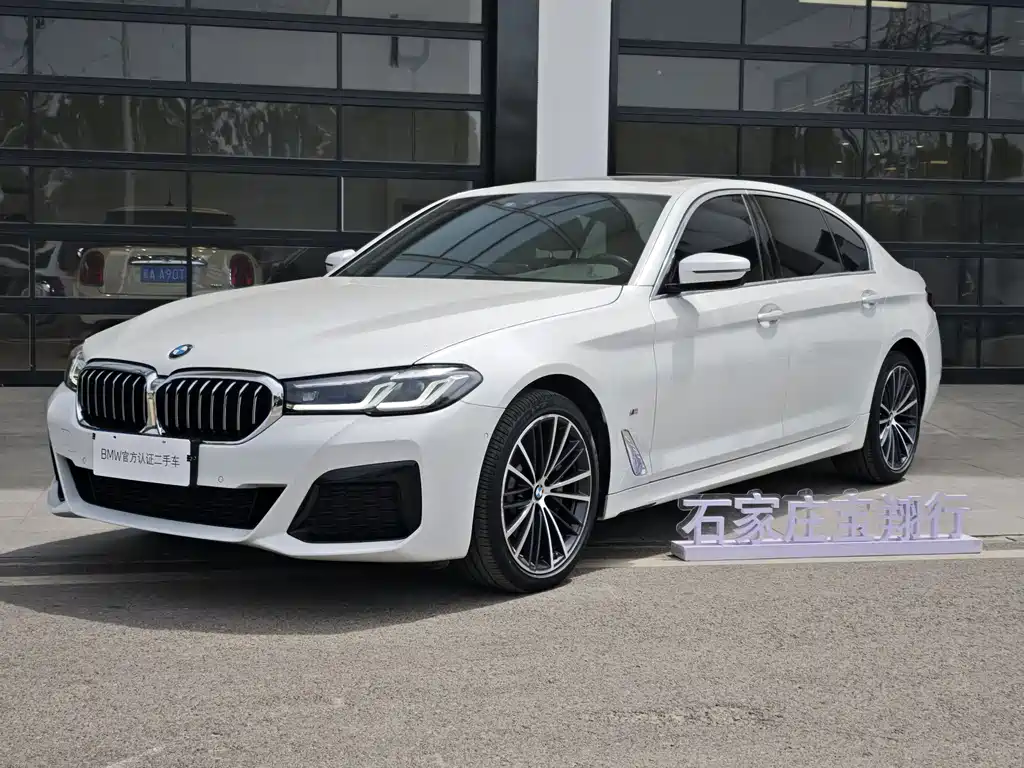 BMW 5 Series 2022 — фото 1