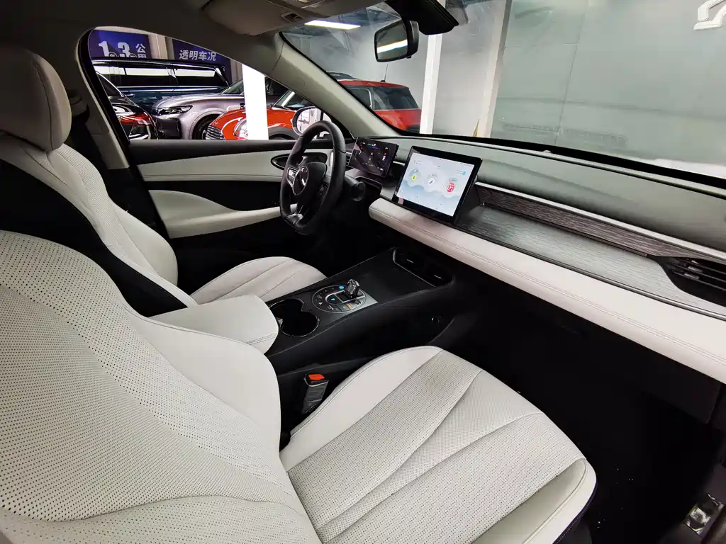 BYD Seal 05 DM-i 2025 — фото 19