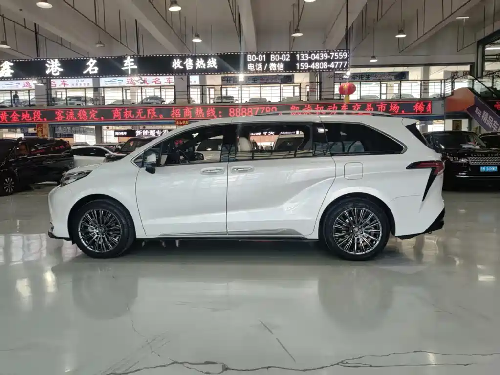 Toyota Sienna 2022