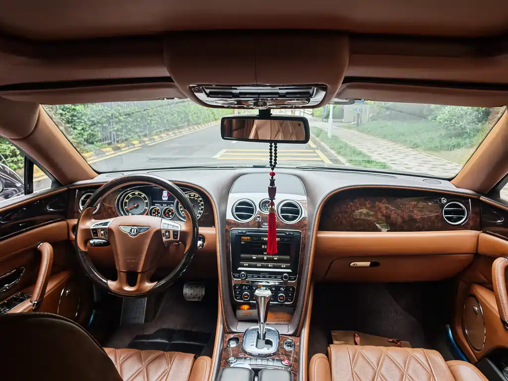 Bentley Flying Spur 2014 — фото 8