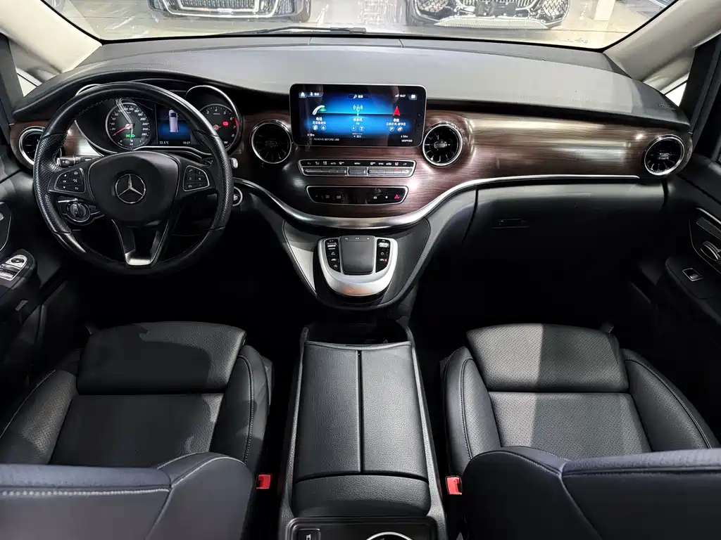 Mercedes-Benz V-Class 2023 — фото 3