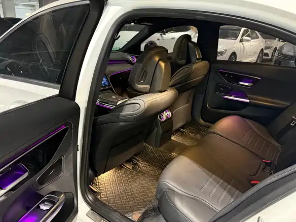 Mercedes-Benz C-Class 2023