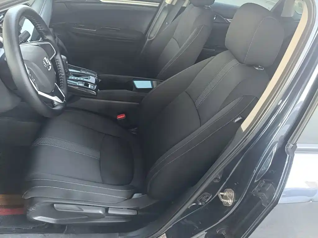 Honda Civic 2018 — фото 11