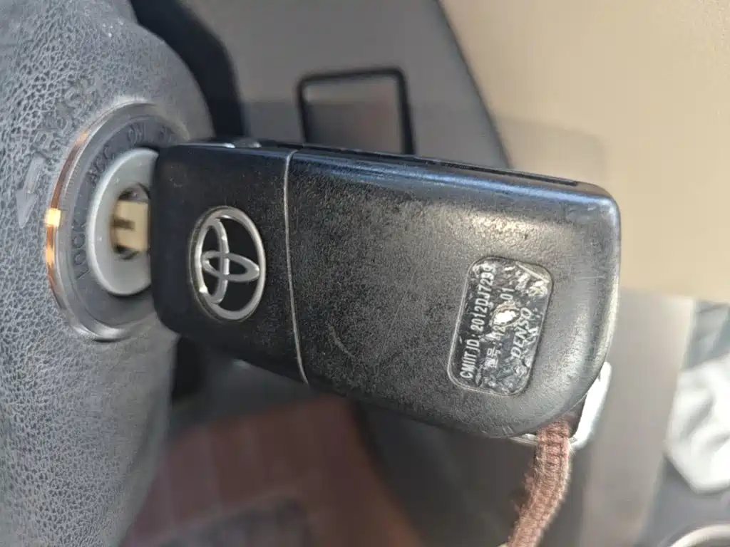 Toyota RAV4 2015 — фото 9
