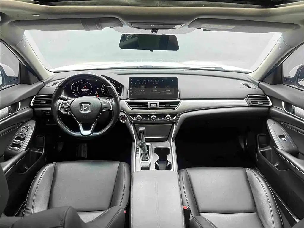 Honda Accord 2022 — фото 9