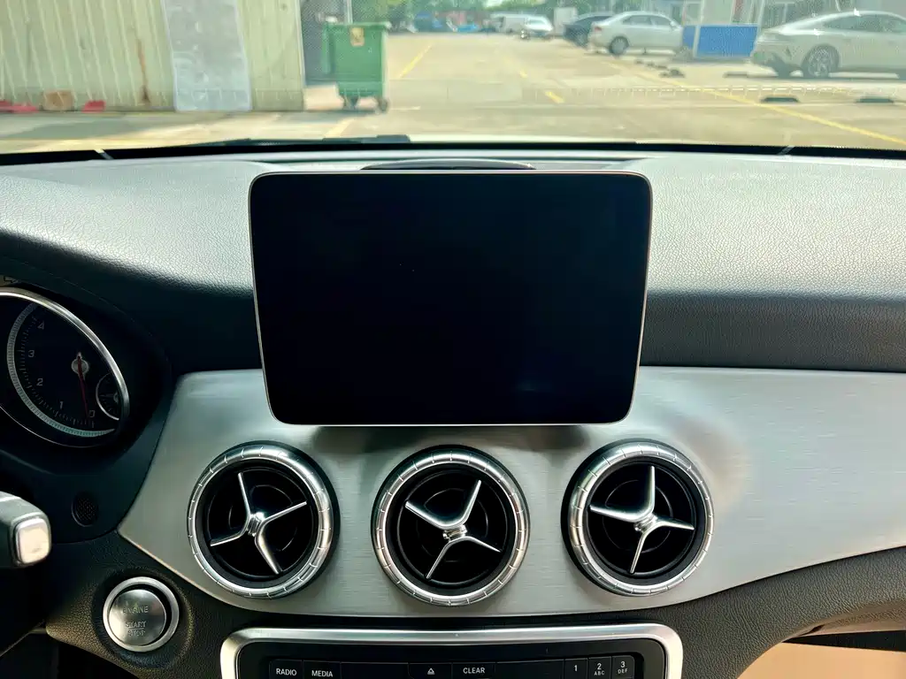 Mercedes-Benz CLA 2018 — фото 12