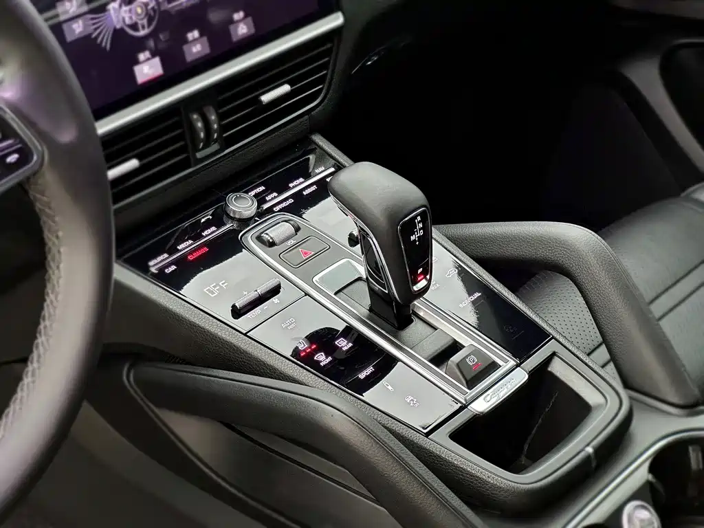 Porsche Cayenne 2020 — фото 18