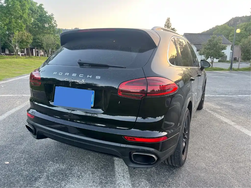 Porsche Cayenne 2017 — фото 5
