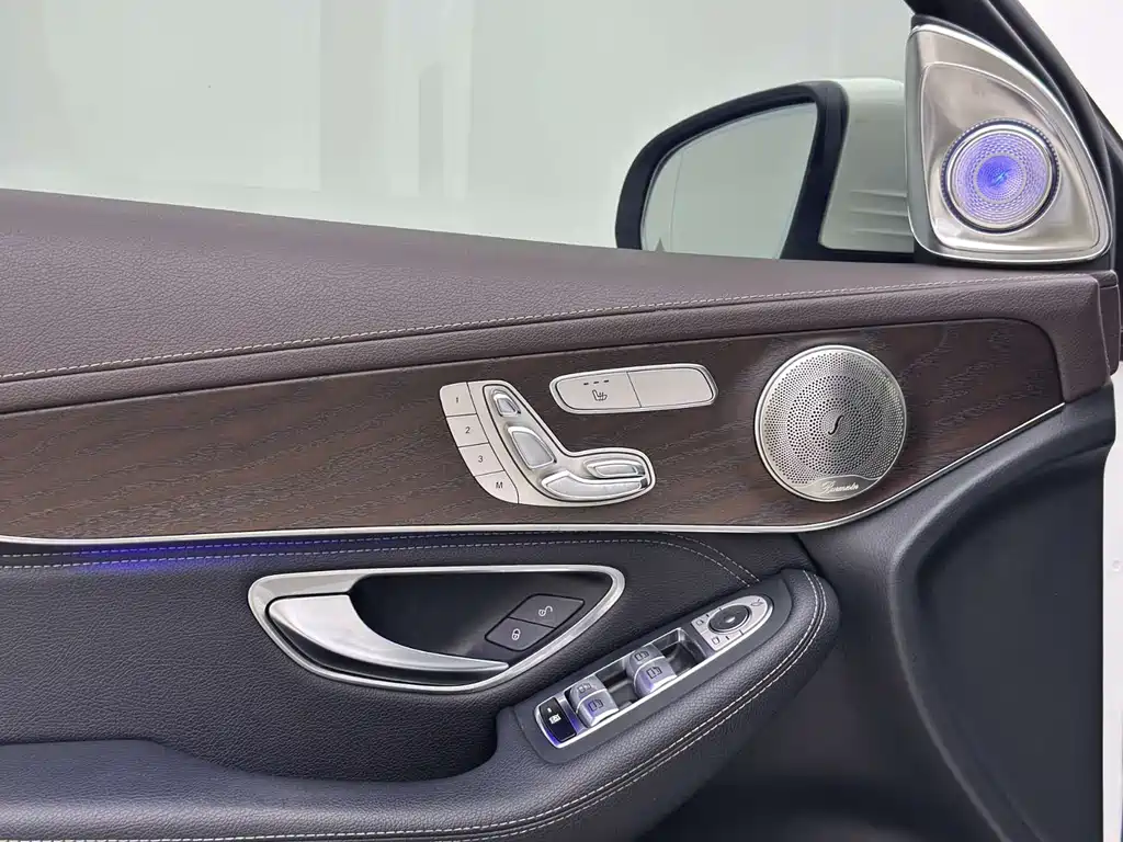 Mercedes-Benz GLC 2018 — фото 10