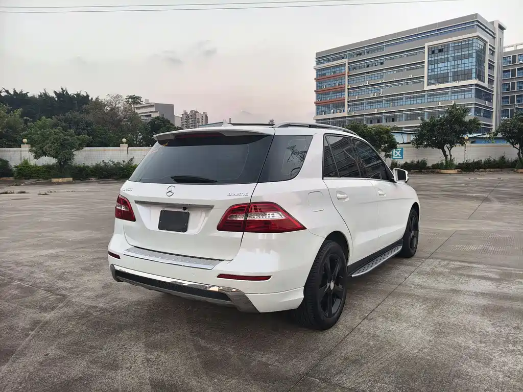 Mercedes-Benz M-Class 2015