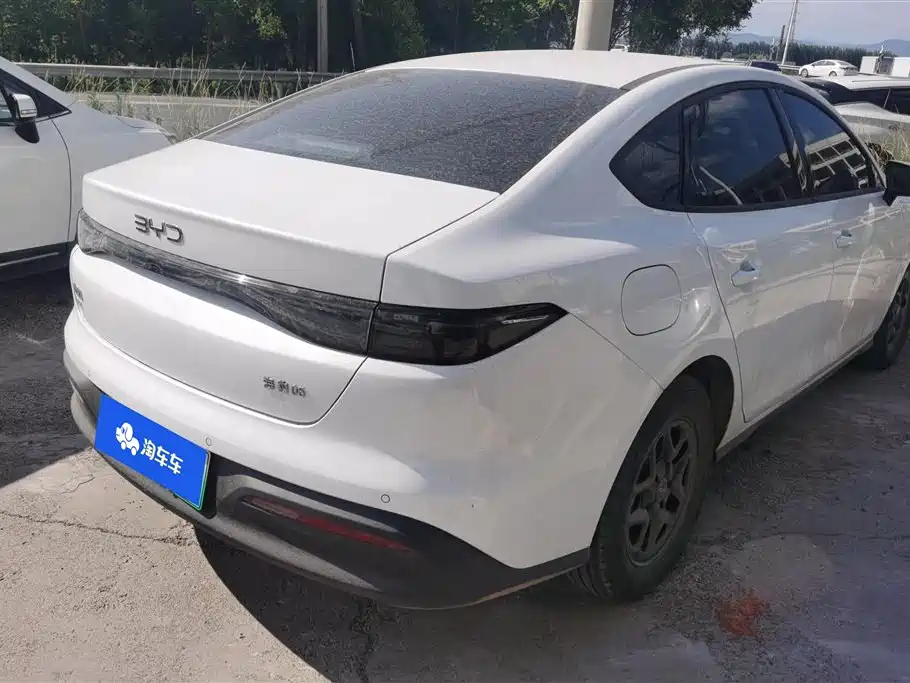 BYD Seal 05 DM-i 2025 — фото 3