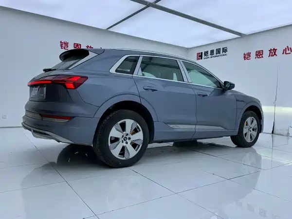 Audi e-tron 2026