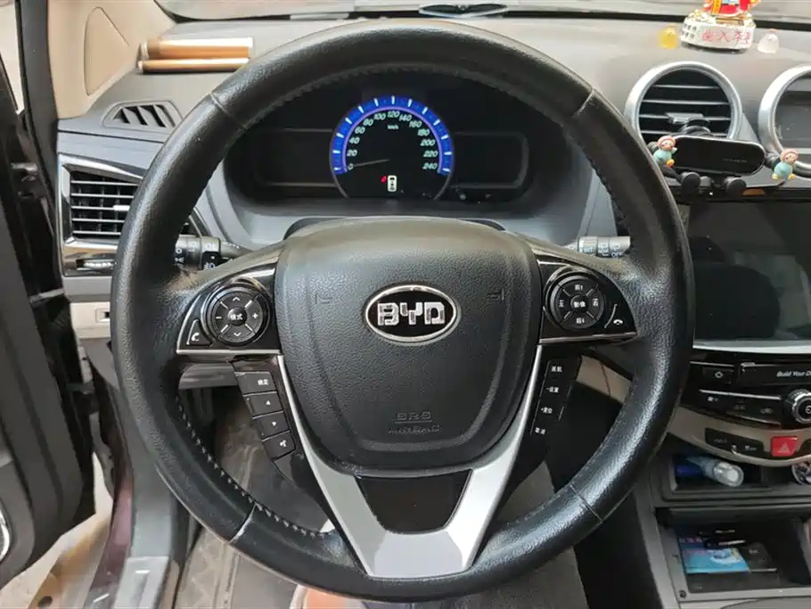 BYD S7 2015 — фото 15