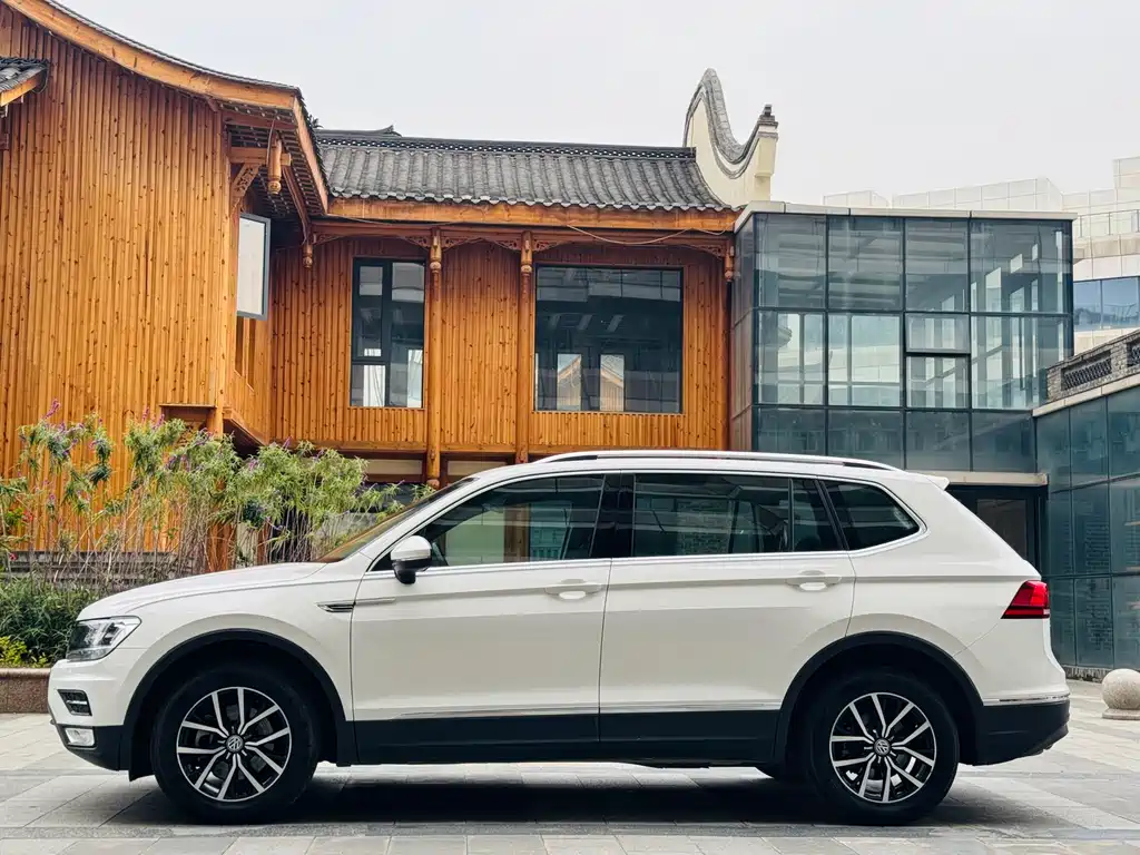 Volkswagen Tiguan L 2018 — фото 4