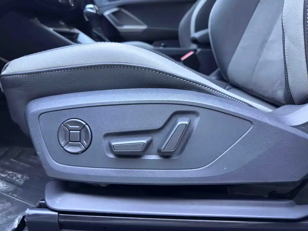 Audi Q3 2023 — фото 19