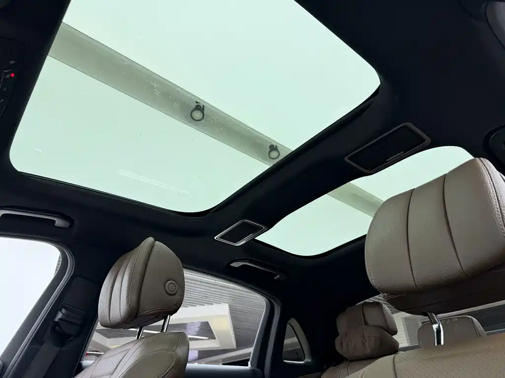 Mercedes-Benz E-Class 2022 — фото 18