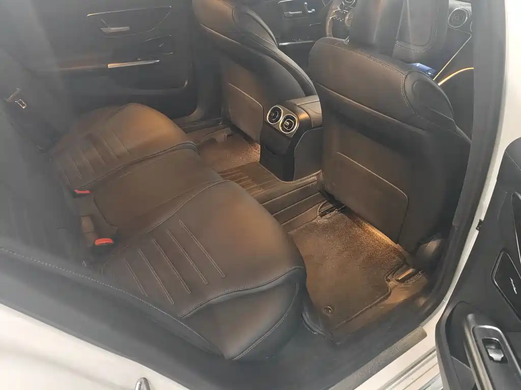 Mercedes-Benz C-Class 2023 — фото 14