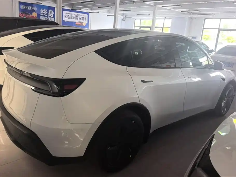 Tesla Model Y 2026 — фото 3