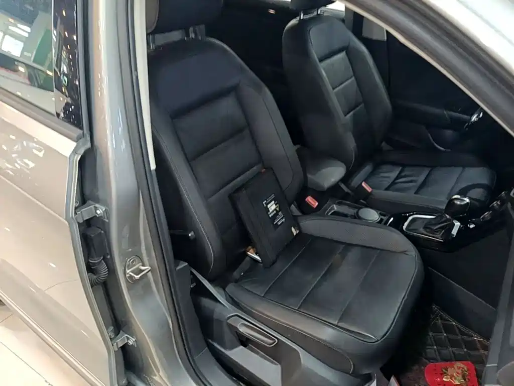 Volkswagen T-Roc 2020 — фото 25