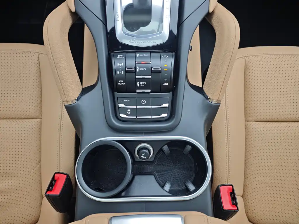 Porsche Cayenne 2015 — фото 15