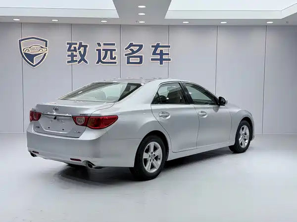Toyota Reiz 2011