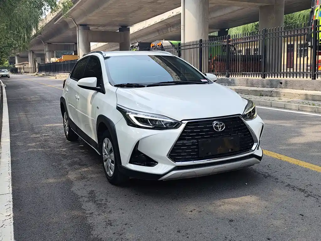 Toyota Yaris L 2023