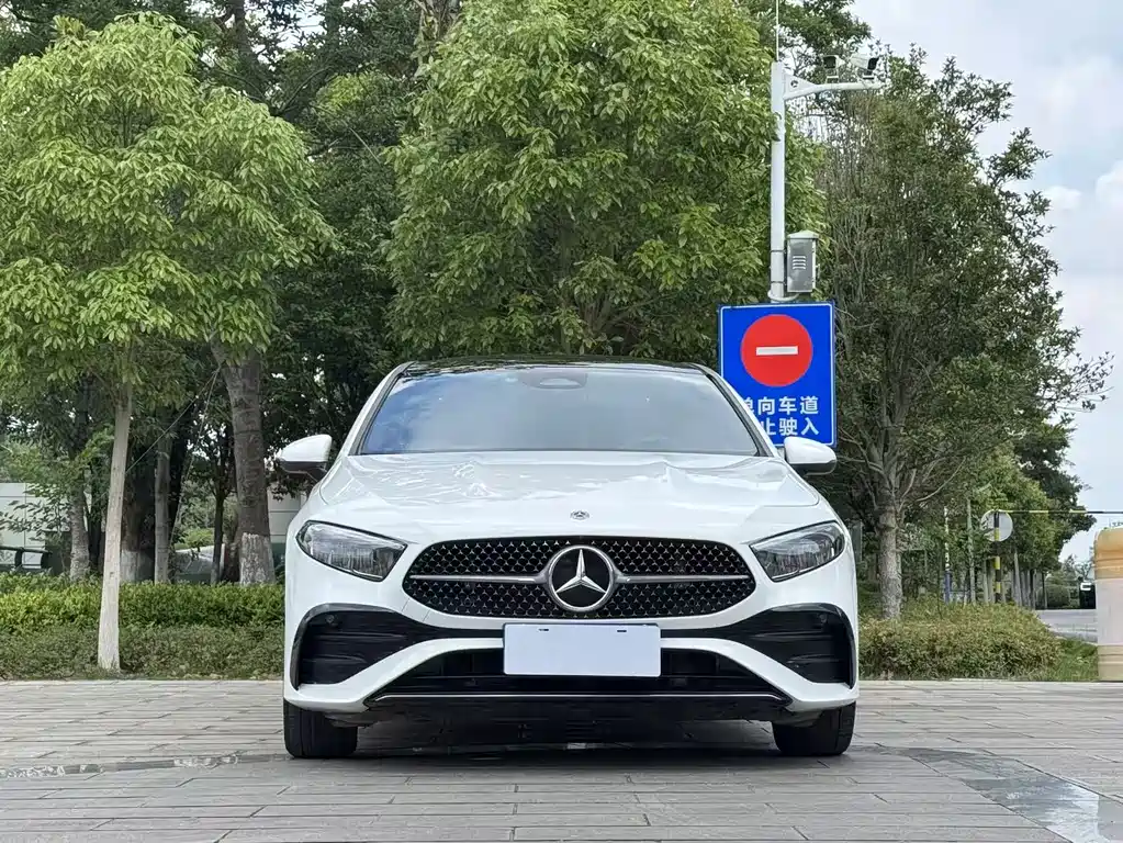 Mercedes-Benz A-Class 2023 — фото 2