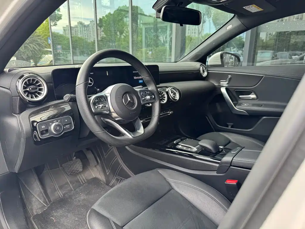 Mercedes-Benz A-Class 2023 — фото 10