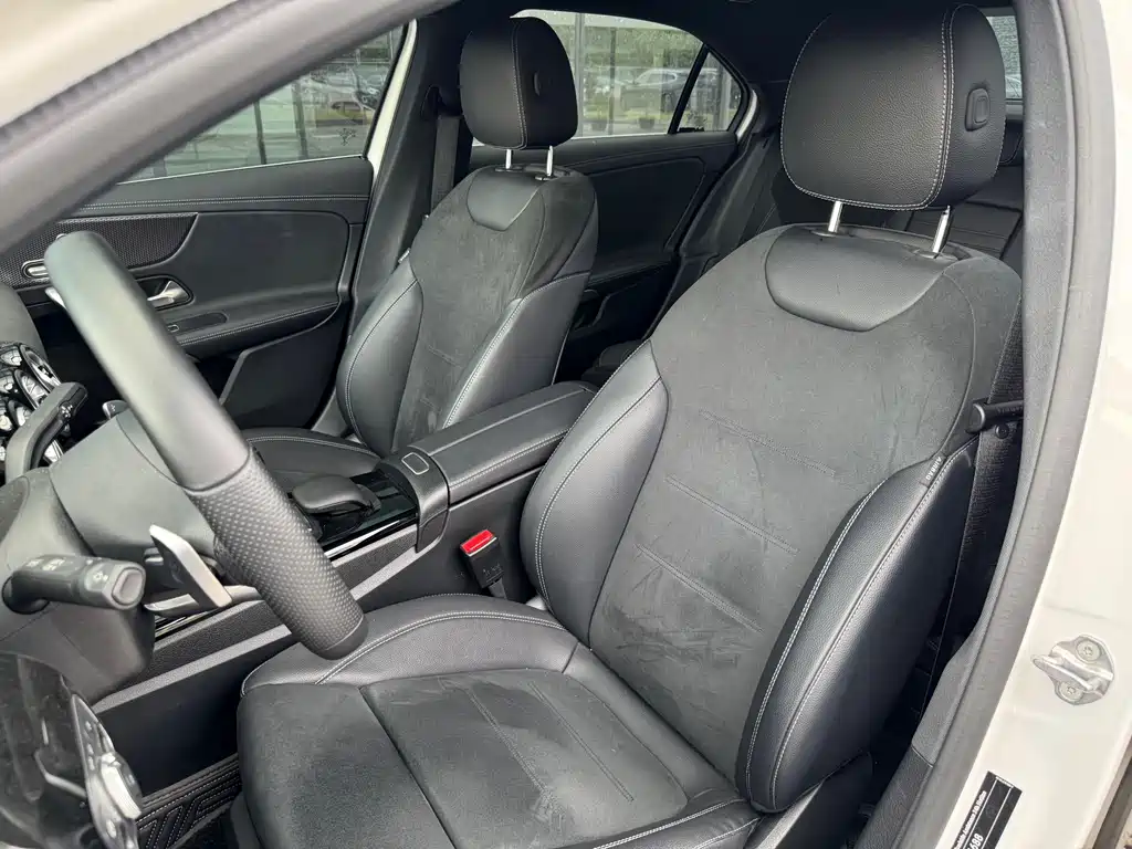 Mercedes-Benz A-Class 2023 — фото 11