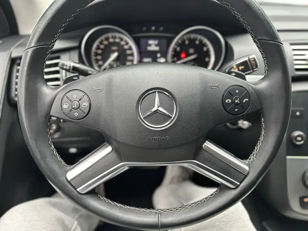Mercedes-Benz R-Class 2016 — фото 22