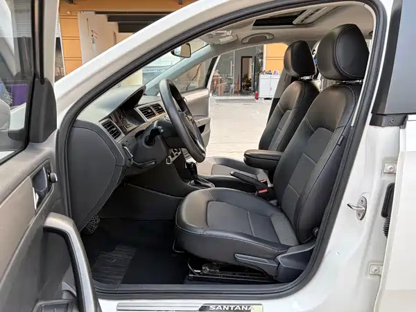 Volkswagen Santana 2015