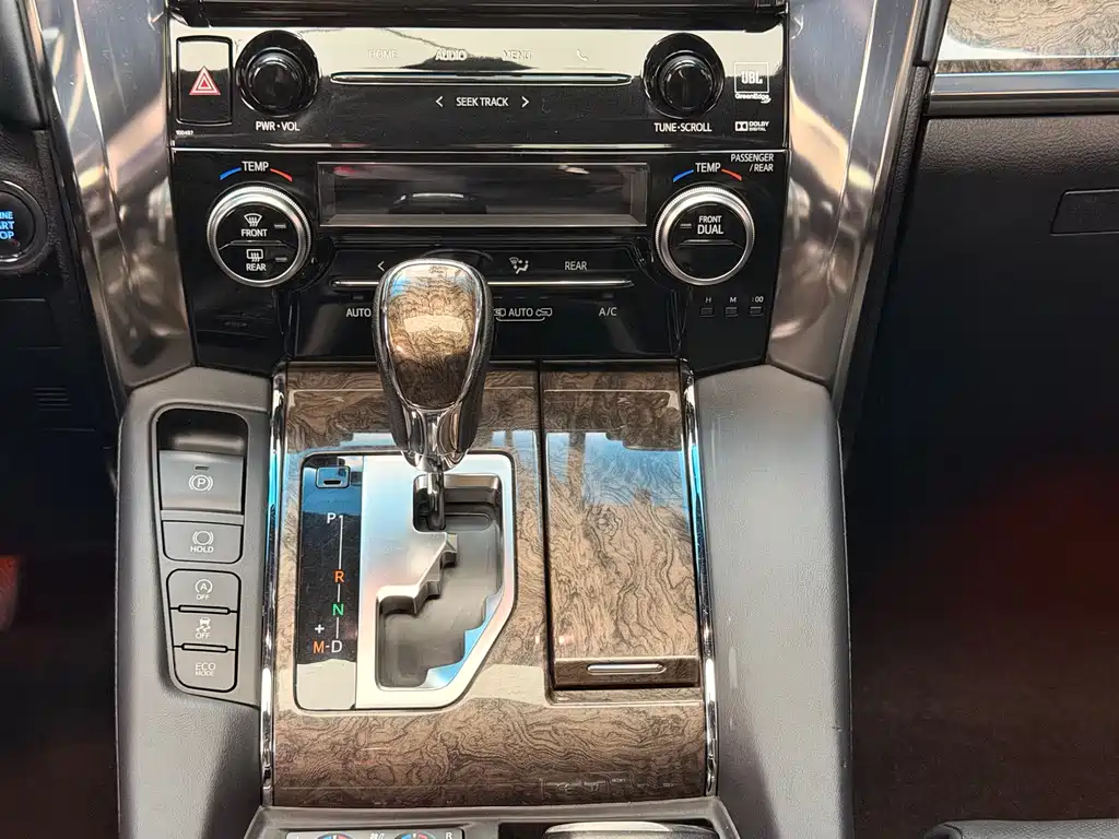 Toyota Alphard 2019 — фото 15