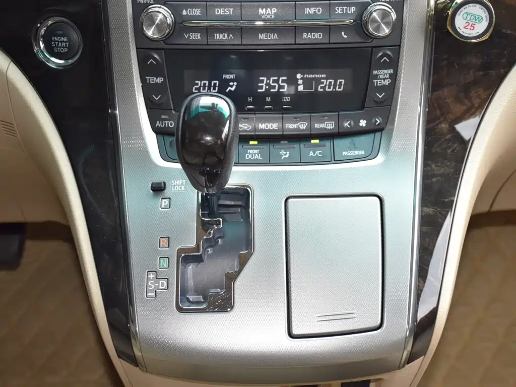 Toyota Alphard 2013 — фото 13